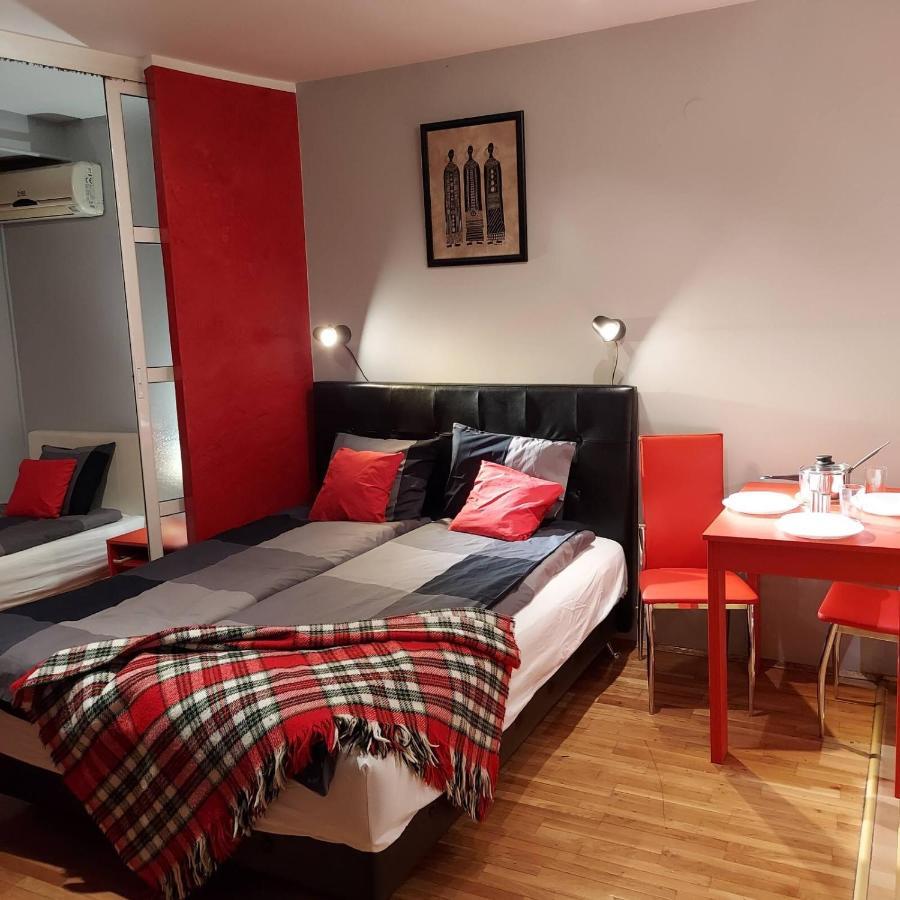 Savinac U Srcu Beograda, Trg Slavija Apartment